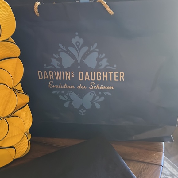 Yellow shoulder handbag. Purchased in Koblenz ,Germany from Darwin’s Daughter - Picture 2 of 6